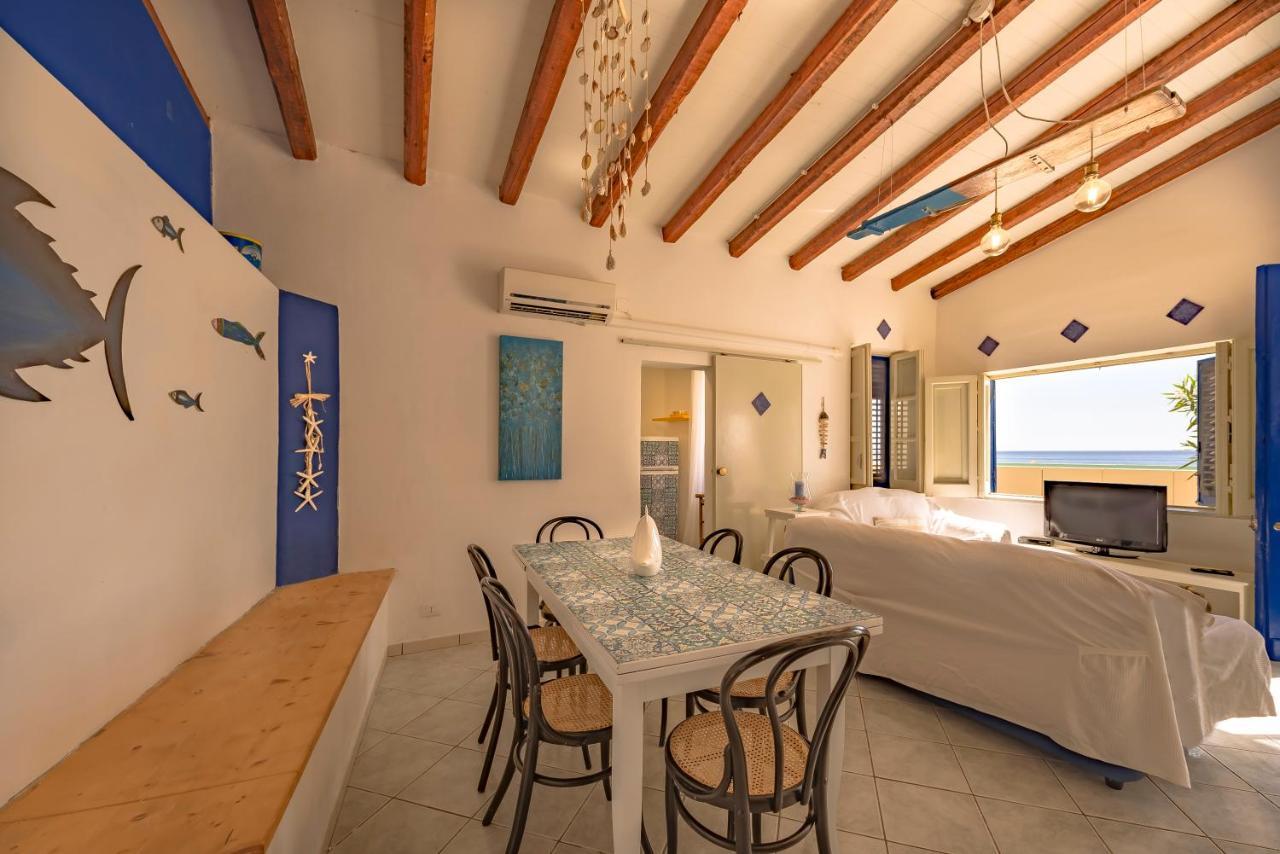 Dimore Di Mare - Beachfront Apartments Santa Flavia Exterior foto